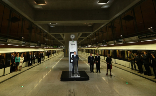 Orbán Viktor miniszterelnök és Tarlós István főpolgármester hivatalosan is átadta a 4-es metrót 